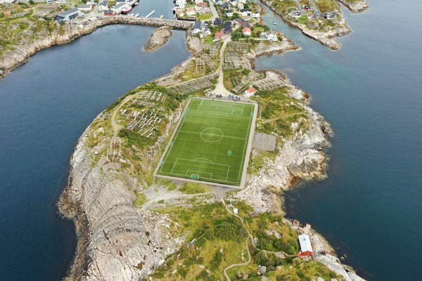 Quelles sont les meilleures façons de découvrir les îles Lofoten en Norvège : activités et saisons?